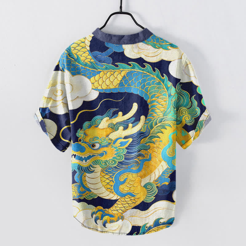 Buddha Stones Camisa de manga corta con medio botón para hombre, de algodón, con estampado de nubes auspiciosas y dragón dorado. - image 6