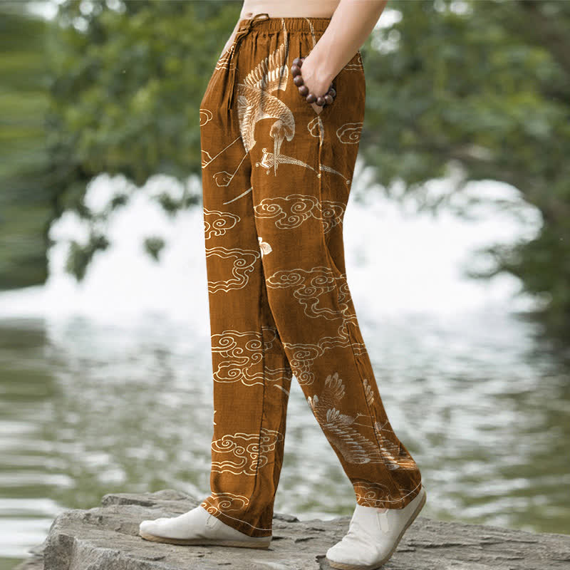 Buddha Stones Pantalones de hombre de algodón con estampado floral de grullas y nubes, corte cónico y bolsillos. - image 1