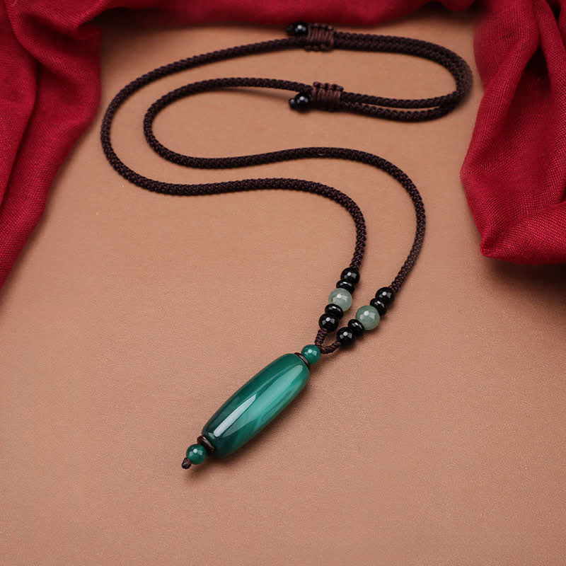 Buddha Stones Collar con colgante ovalado trenzado de ágata verde y ágata roja - Ágata verde natural (el color puede variar) - image 0