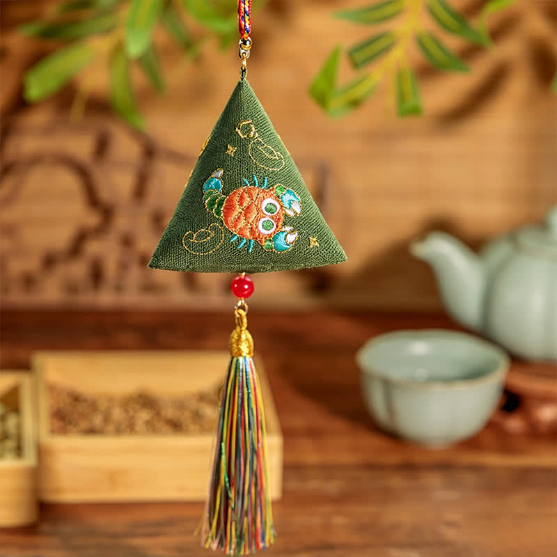 Buddha Stones Bordado Zongzi Triángulo Escorpión Lindo Animal Decoración - Escorpión verde - image 0