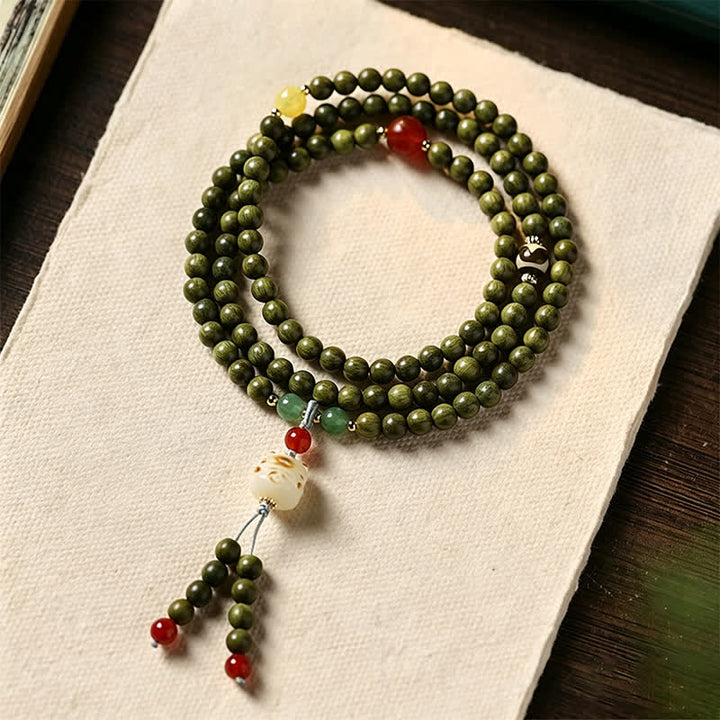 Buddha Stones Colgante de gato tejido a mano de sándalo verde Serenity Mala de estilo retro étnico - Sándalo verde (Energía tranquila ♥ Equilibrio espiritual) - image 0