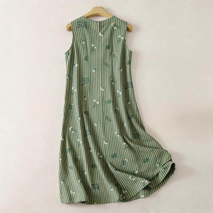 Buddha Stones Vestido de verano informal minimalista de mujer con estampado floral pequeño y rayas verdes. - image 1