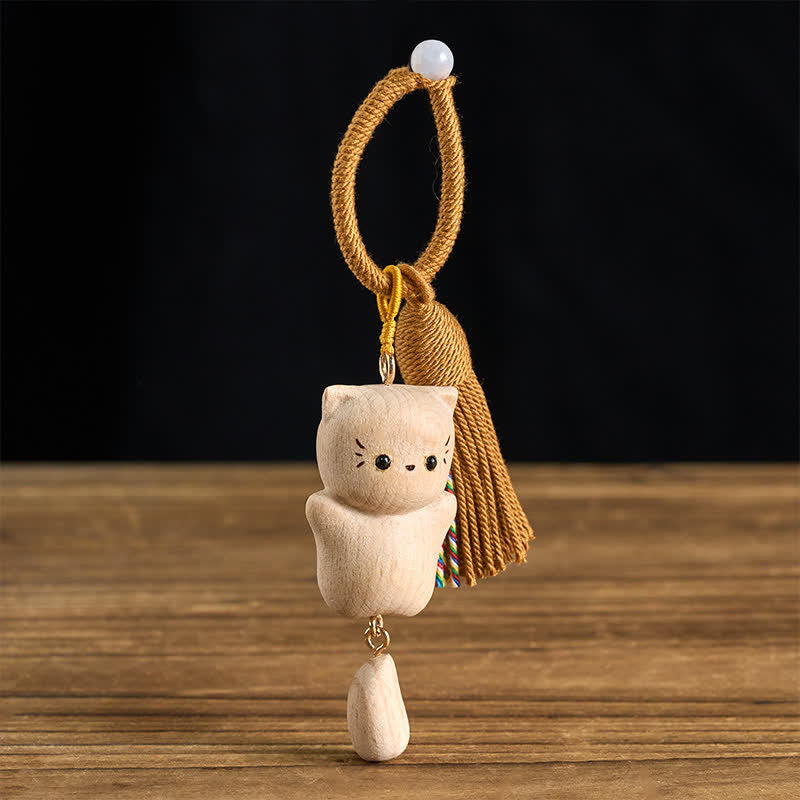 Buddha Stones Llaveros con borla hechos a mano de madera de haya con diseño de gato de la suerte - image 1