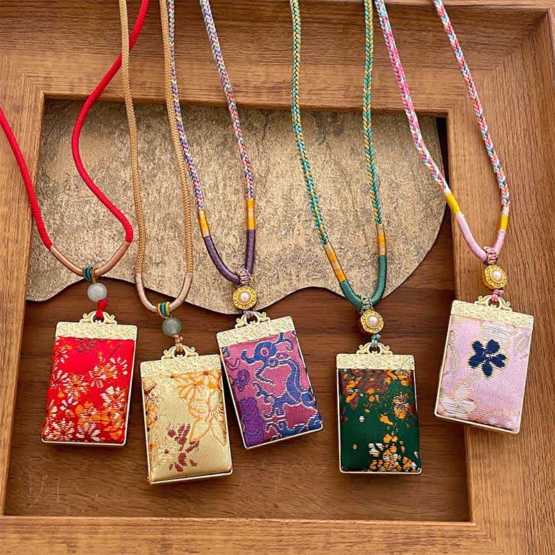 Buddha Stones Collar rectangular trenzado con diseño floral de brocado Song Harmony - image 0