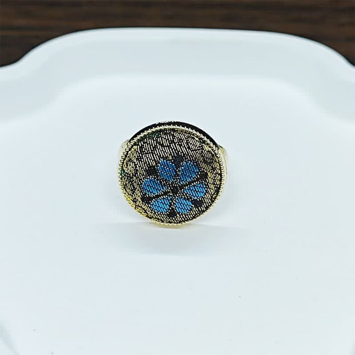 Buddha Stones Anillo redondo ajustable hecho a mano con brocado y diseño floral. - Dorado y azul (mismo tono de color, el estampado varía) - Ajustable - image 6