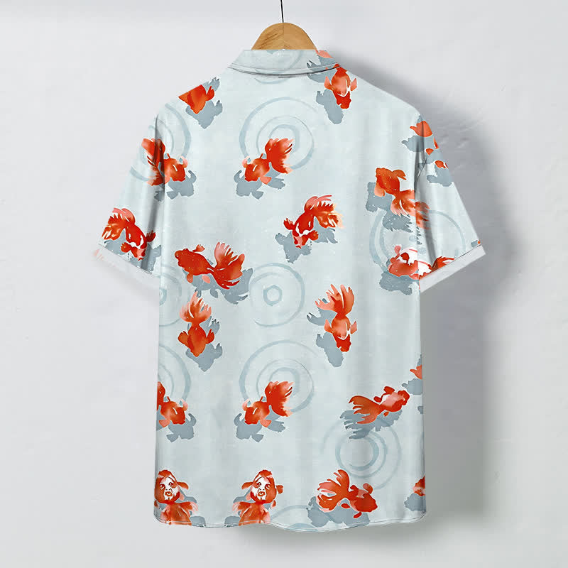 Buddha Stones Camisa de manga corta para hombre con botones y estampado de ondas de peces koi rojos, resistente a las arrugas. - image 1
