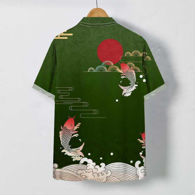 Buddha Stones Camisa transpirable de manga corta para hombre con estampado de olas de peces koi rojos y sol rojo. - image 7