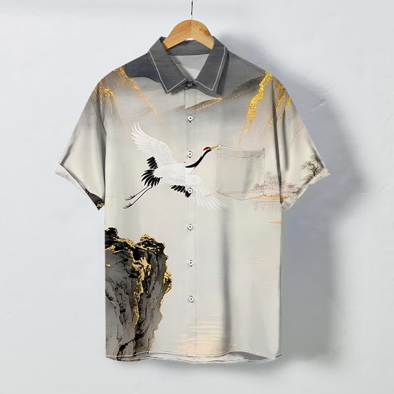 Buddha Stones Camisa de manga corta para hombre con botones y estampado de montaña y grulla de tinta, resistente a las arrugas. - Gris - US/UK/AU48, UE58 (4XL) - image 0