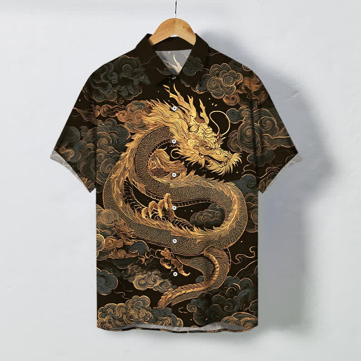 Buddha Stones Camisa de manga corta para hombre con botones y estampado de nube de dragón dorado, resistente a las arrugas. - Marrón silla de montar - US/UK/AU48, UE58 (4XL) - image 0