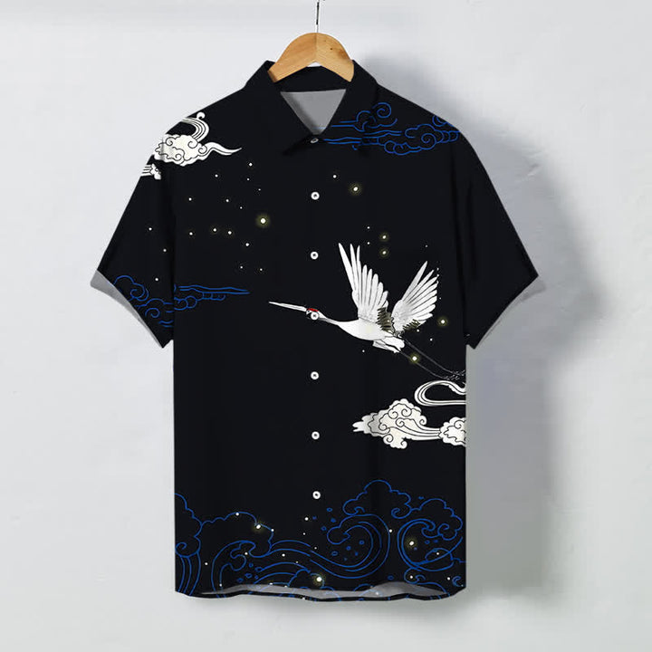 Buddha Stones Camisa de manga corta para hombre con botones y estampado de grullas voladoras y nubes, resistente a las arrugas. - Negro - US/UK/AU48, UE58 (4XL) - image 0