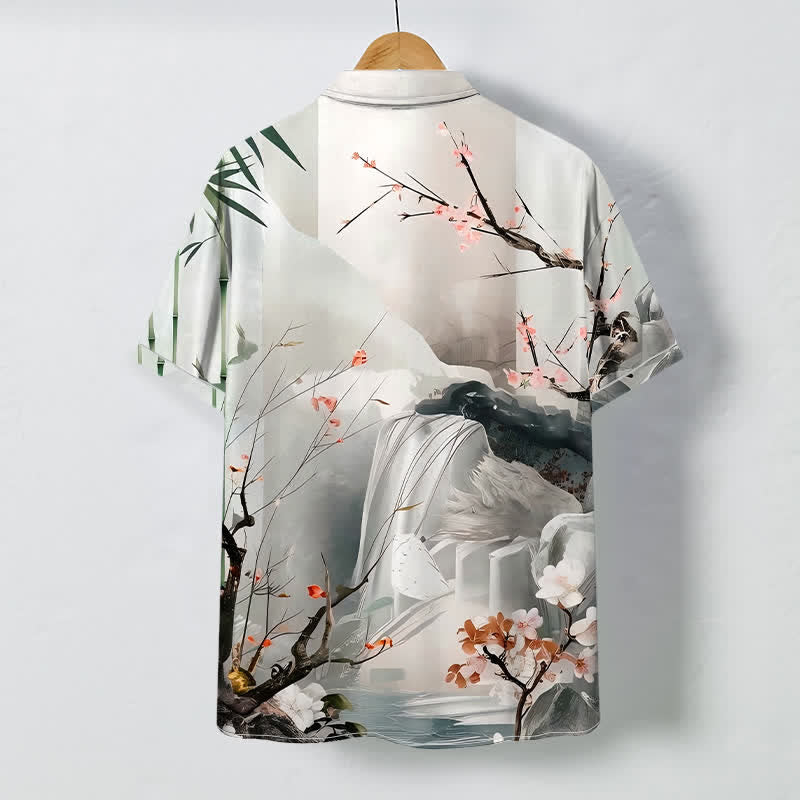 Buddha Stones Camisa de manga corta para hombre con botones y estampado de paisaje de tinta, grullas y flores, resistente a las arrugas. - image 1