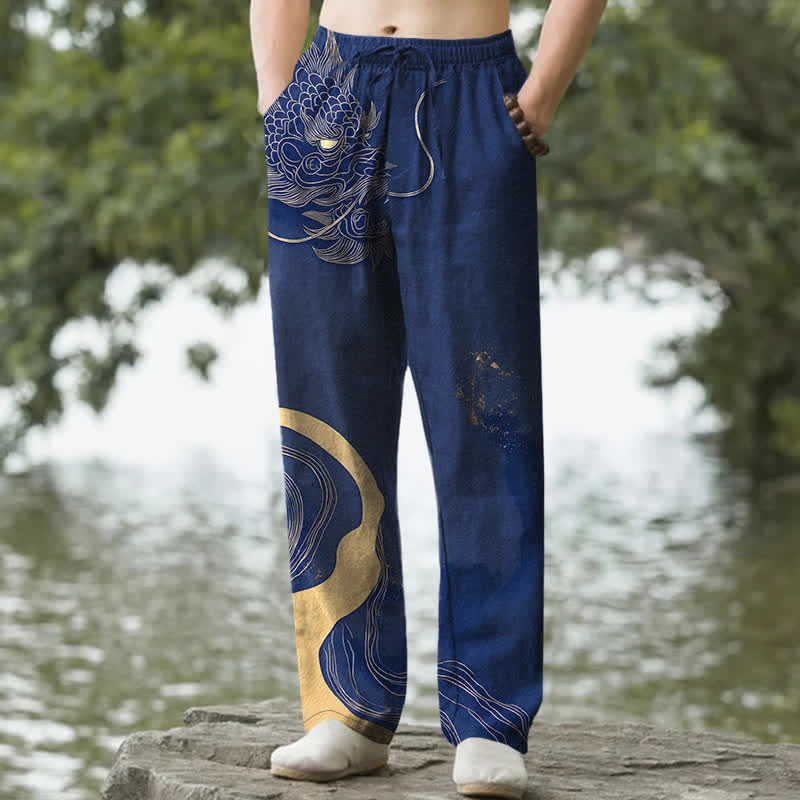 Buddha Stones Pantalones de hombre de algodón con estampado de ondas de dragón dorado y corte ajustado, con bolsillos. - Marina de guerra - US/UK/AU50, EU60 (5XL) - image 4
