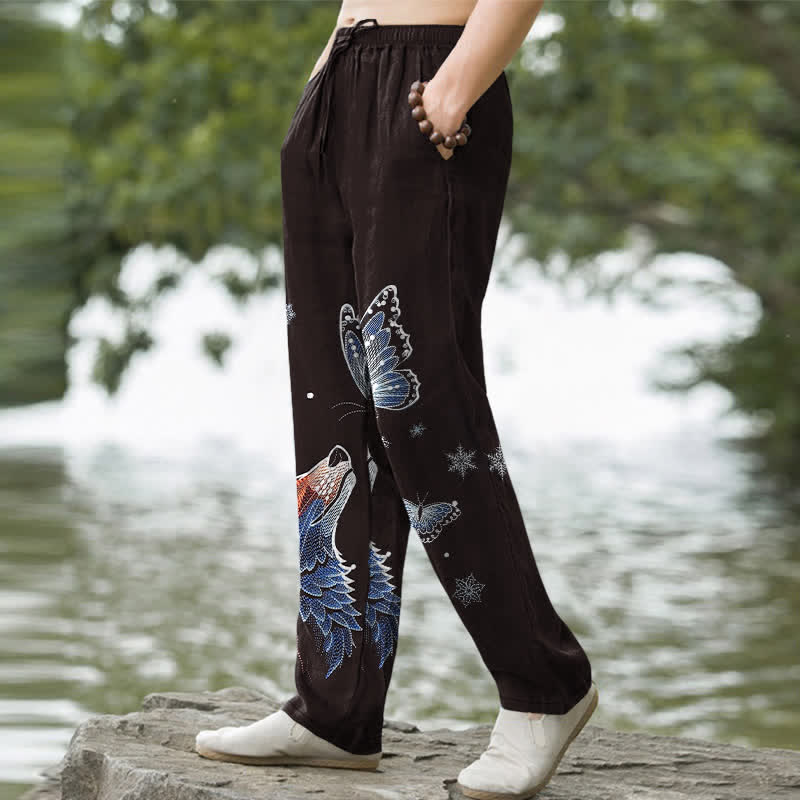 Buddha Stones Pantalones de hombre de algodón con estampado de mariposa y zorro, corte ajustado y bolsillos. - image 1