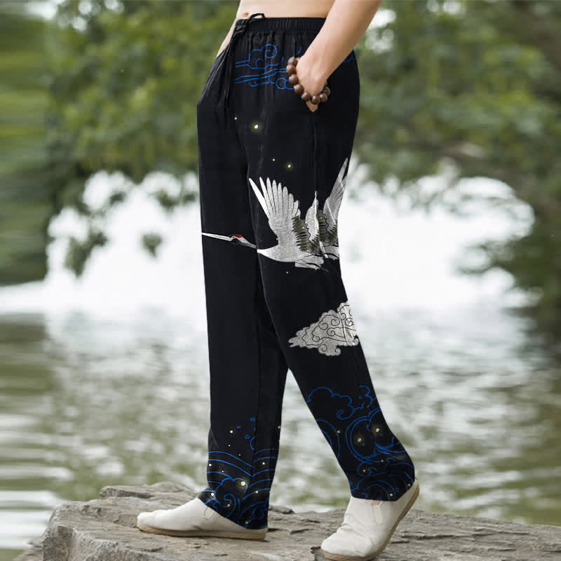 Buddha Stones Pantalones de hombre cónicos con bolsillos, estampado de grulla blanca voladora de algodón y olas blancas. - image 5