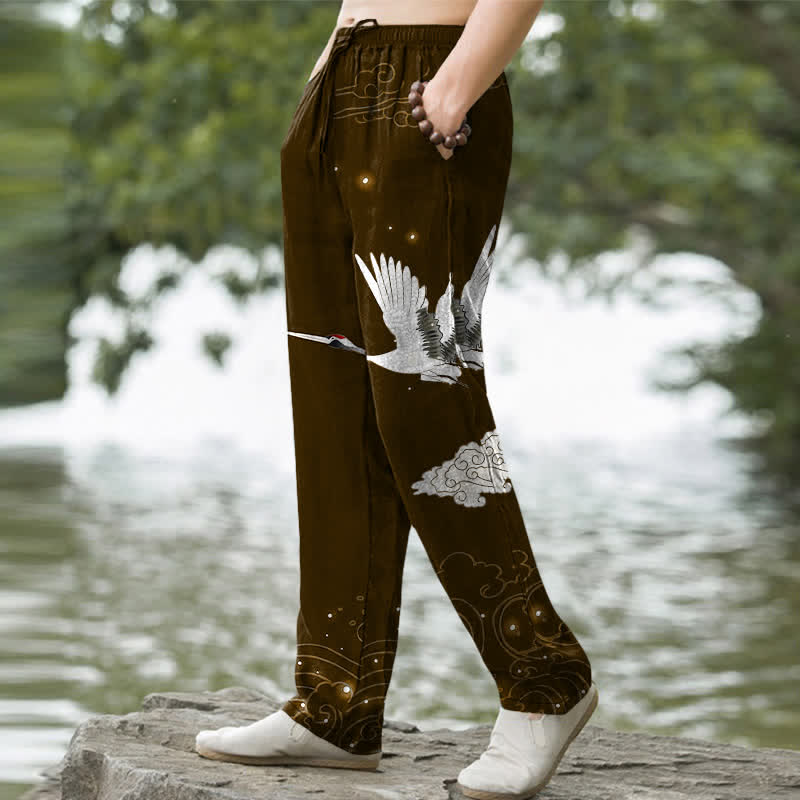 Buddha Stones Pantalones de hombre cónicos con bolsillos, estampado de grulla blanca voladora de algodón y olas blancas. - image 7