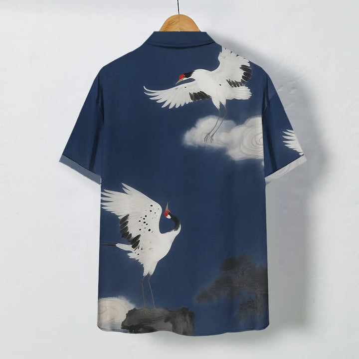 Buddha Stones Camisa de manga corta para hombre con botones y estampado de nubes y grulla blanca voladora, resistente a las arrugas. - image 1