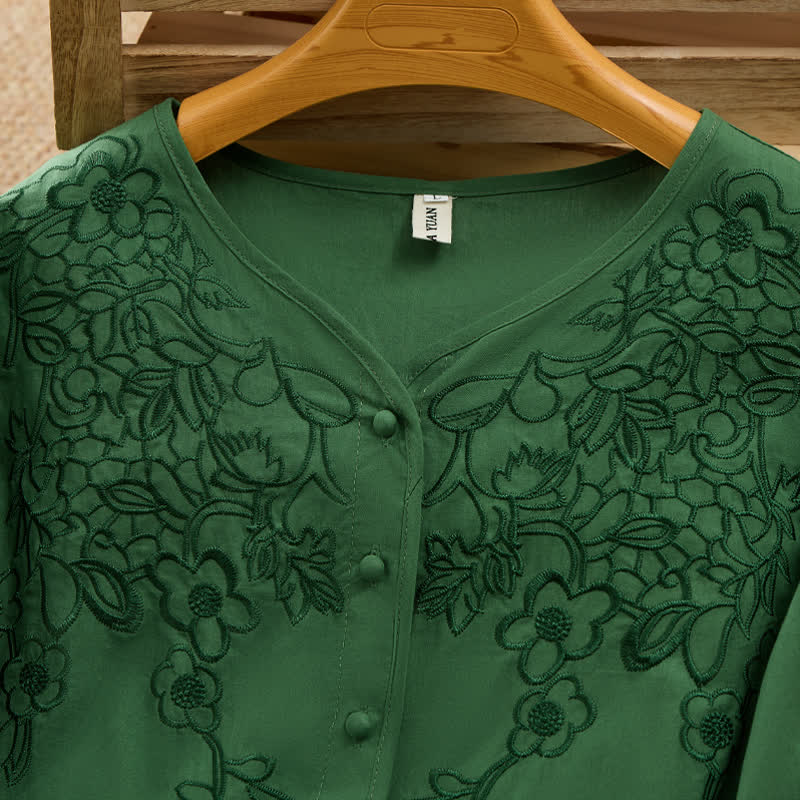 Buddha Stones Camisas de manga tres cuartos para mujer, estilo vintage, con cuello en V, botones y bordado floral, ideales para el verano. - image 2