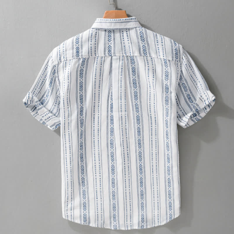 Buddha Stones Camisa de manga corta para hombre, estilo casual de verano, clásica, abotonada, a rayas, con bolsillo de parche. - image 1