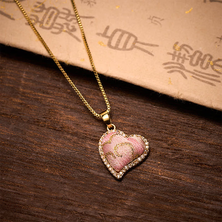Buddha Stones Collar de conexión armónica con corazón giratorio de cobre y trébol de cuatro hojas incrustado en brocado rosa. - image 9