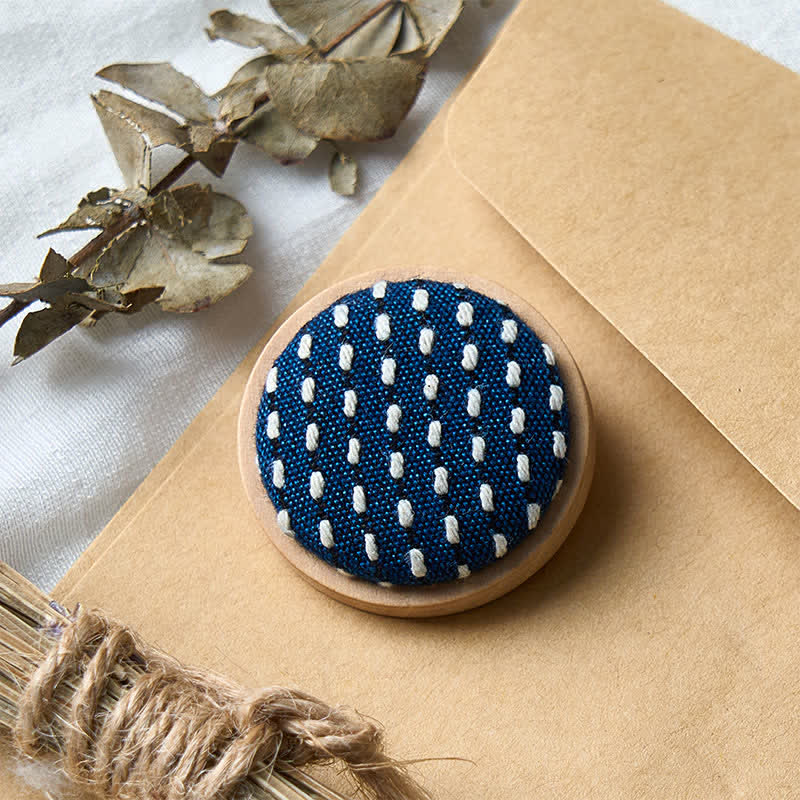 Buddha Stones Broche redondo de tela hecho a mano con diseño floral. - image 16