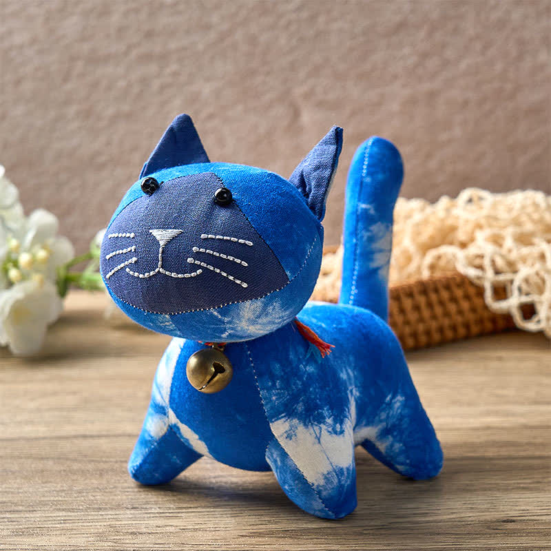 Buddha Stones Decoración de gato de algodón teñido a mano con cascabel - Azul claro (Gato teñido a mano con técnica tie-dye – Diseño único) - image 6