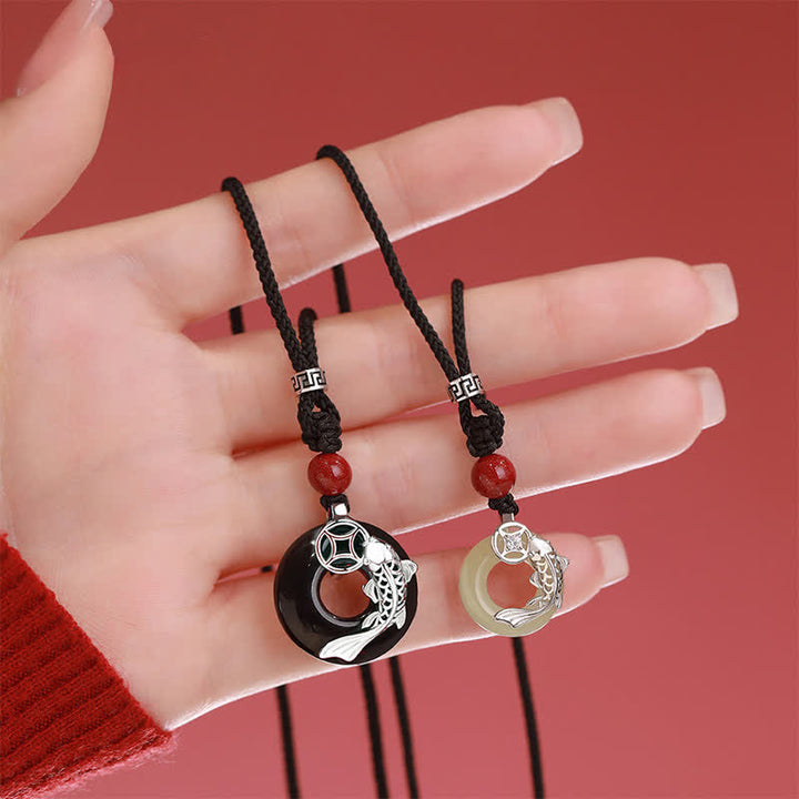 Buddha Stones Collar circular trenzado de estilo chino con diseño de pez koi de jade y éxito. - image 1