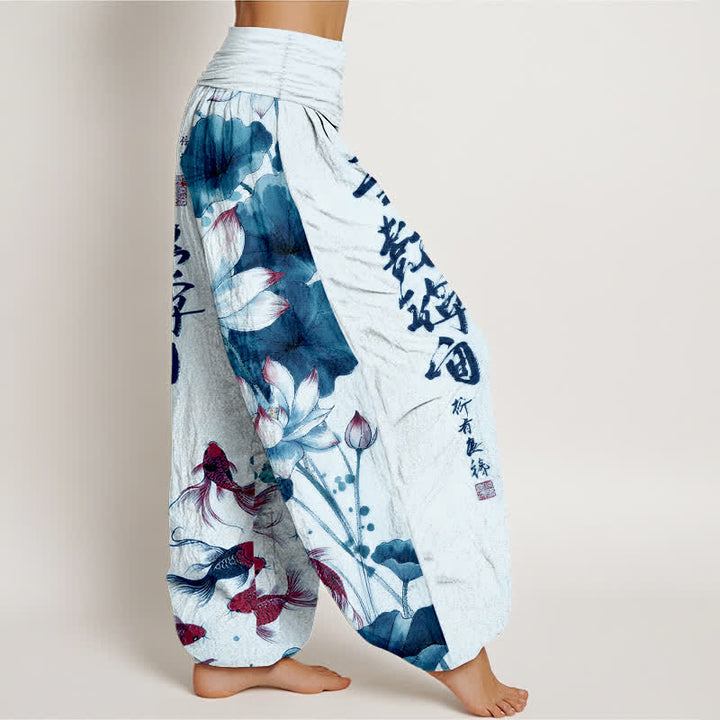 Buddha Stones Pantalones harem de mujer con cintura elástica y estampado de caligrafía en tinta de pez koi rojo y loto de algodón. - image 7