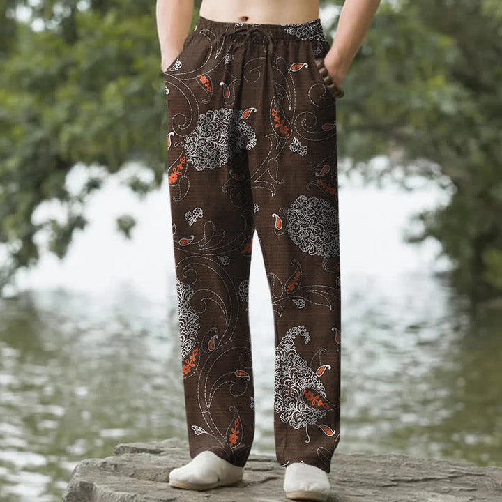 Buddha Stones Pantalones de hombre de algodón con estampado floral bohemio y corte ajustado, con bolsillos. - Marrón silla de montar - US/UK/AU50, EU60 (5XL) - image 0