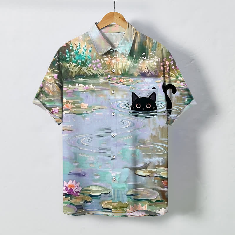 Buddha Stones Camisa transpirable de manga corta para hombre con estampado de lirios de agua y gato negro. - Azul acero claro - US/UK/AU48, UE58 (4XL) - image 6