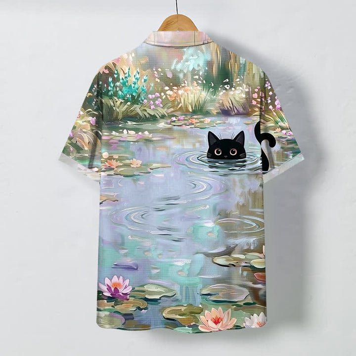 Buddha Stones Camisa transpirable de manga corta para hombre con estampado de lirios de agua y gato negro. - image 7