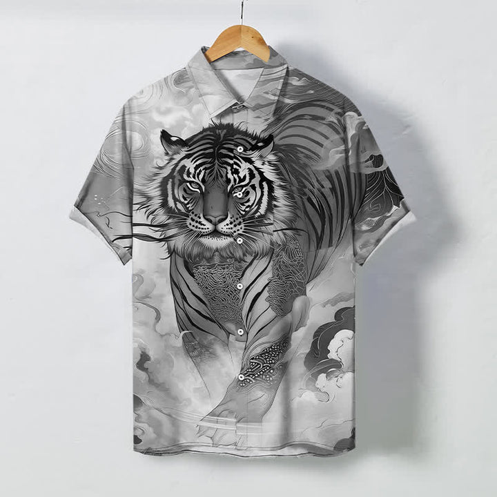 Buddha Stones Camisa de manga corta para hombre con botones y estampado de olas y nubes de tigre, resistente a las arrugas. - Gris claro - US/UK/AU48, UE58 (4XL) - image 10