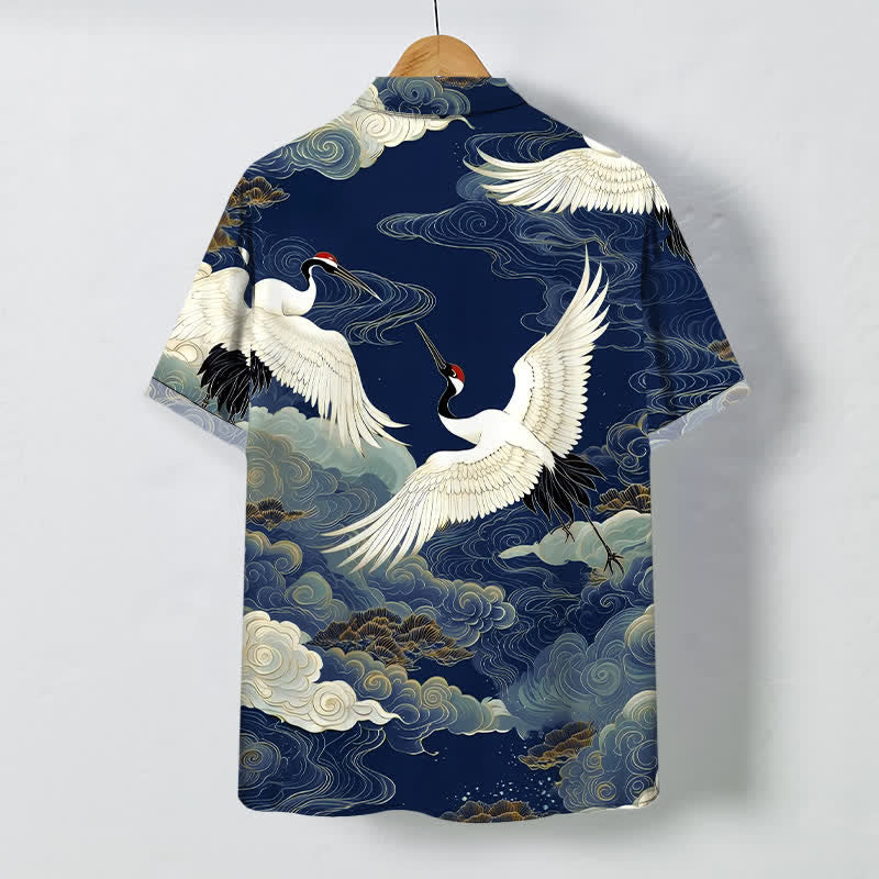 Buddha Stones Camisa de manga corta para hombre resistente a las arrugas con botones y estampado de nubes auspiciosas y grullas de corona roja en vuelo. - image 11