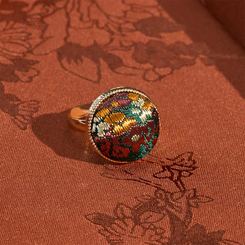 Buddha Stones Anillo redondo elegante bordado en brocado Song - Verde oscuro (mismo tono de color, el estampado varía) - image 0