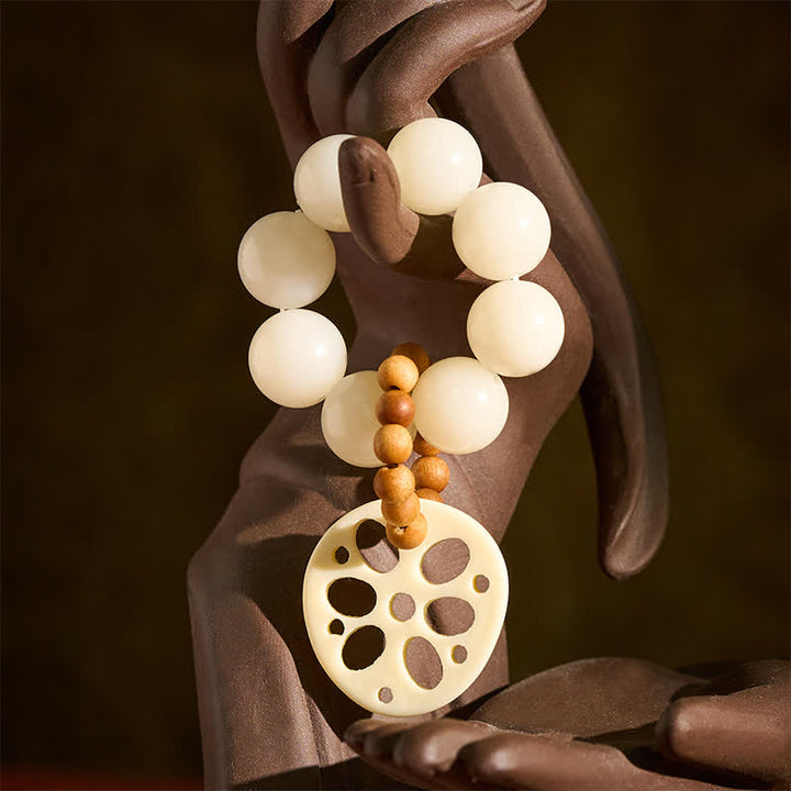 Buddha Stones Colgante de raíz de loto con semillas de Bodhi blancas, cuentas táctiles para meditación y decoración. - image 1