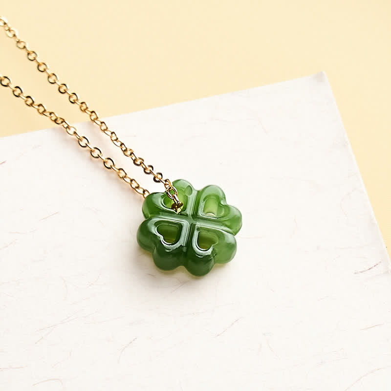 Buddha Stones Collar con colgante de trébol de cuatro hojas de jade tallado a mano, símbolo de buena suerte. - image 1