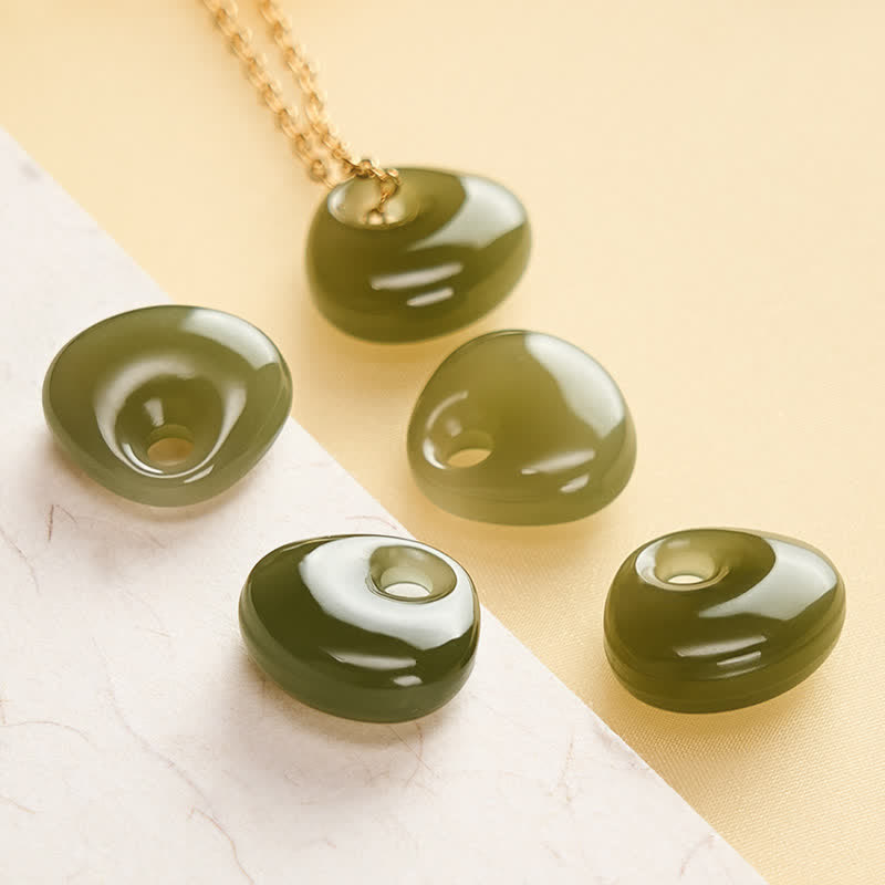 Buddha Stones Collar con mini colgante de jade con candado infantil y diseño de la suerte. - image 8