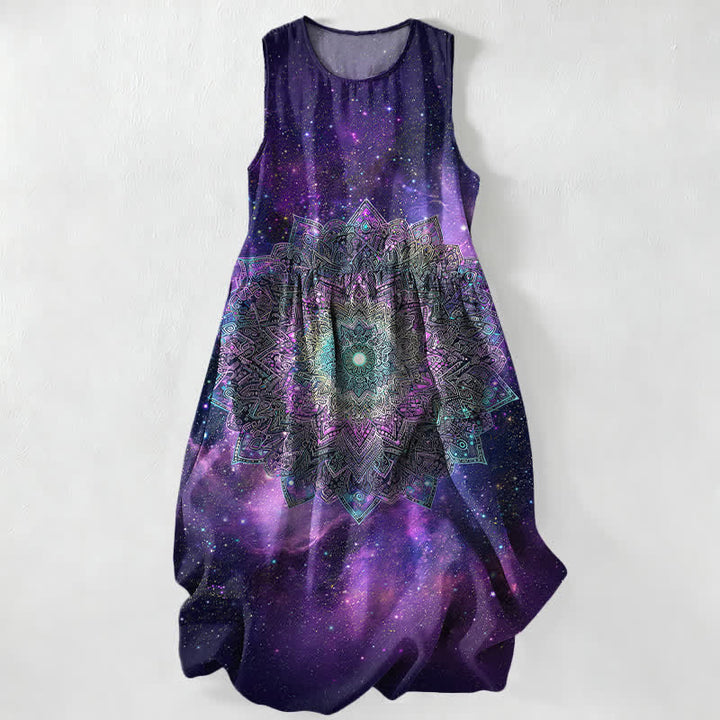 Buddha Stones Vestido midi de verano informal para mujer con estampado de mandala cósmico y galaxia, sin mangas y con bolsillos. - Índigo - US16，UK/AU20，EU48 (3XL) - image 0