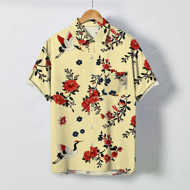 Buddha Stones Camisa transpirable de manga corta para hombre con botones y estampado de ramas de flores de grulla - vara de oro pálida - US/UK/AU48, UE58 (4XL) - image 0