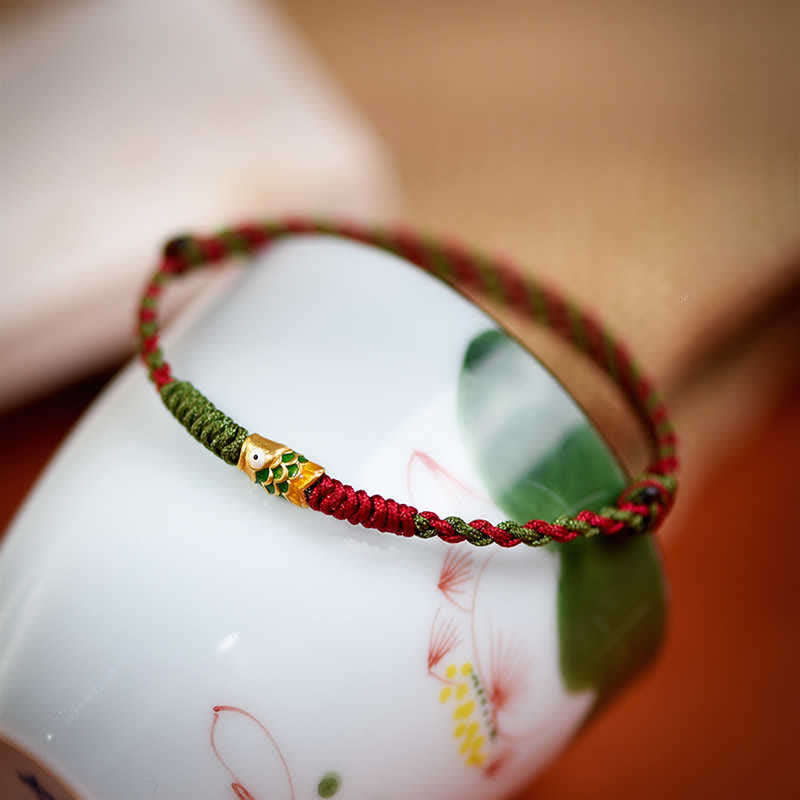 Buddha Stones Pulsera tobillera de oro 999 trenzado con hilo de colores rojo y verde con diseño de pez koi para la buena suerte. - image 3