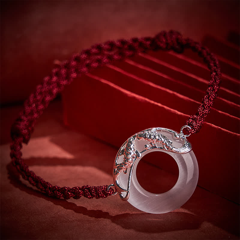 Buddha Stones Pulsera de hilo rojo con diseño de pez koi de jade blanco - image 3