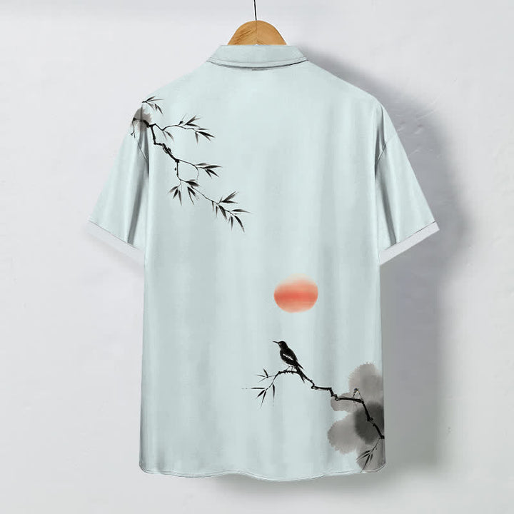 Buddha Stones Camisa transpirable de manga corta para hombre con estampado de pájaros de bambú y sol. - image 6