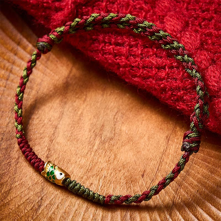 Buddha Stones Pulsera tobillera trenzada de hilo rojo y verde con diseño de pez koi para la buena suerte - image 1