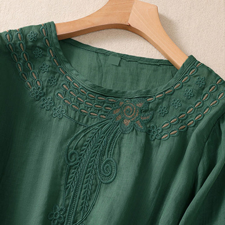Camiseta de mujer con cuello redondo y mangas abullonadas, diseño floral liso y artístico de Buddha Stones. - image 20