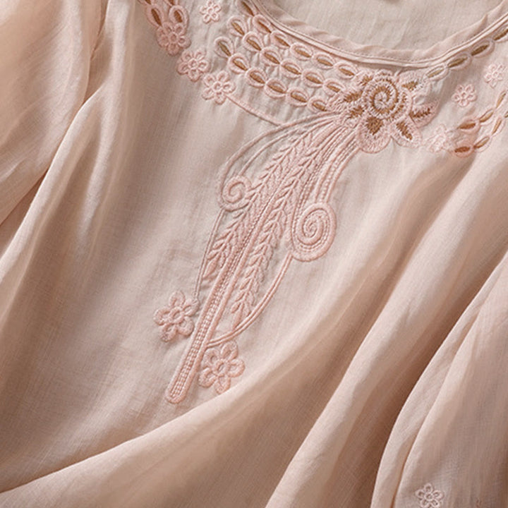 Camiseta de mujer con cuello redondo y mangas abullonadas, diseño floral liso y artístico de Buddha Stones. - image 8