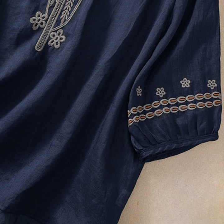 Camiseta de mujer con cuello redondo y mangas abullonadas, diseño floral liso y artístico de Buddha Stones. - image 3