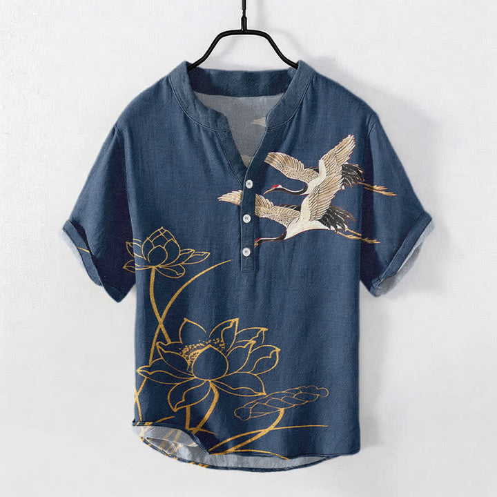 Buddha Stones Camisa de manga corta con medio botón para hombre, modelo Cotton Crane Golden Lotus. - Azul acero - US/UK/AU50, EU60 (5XL) - image 0