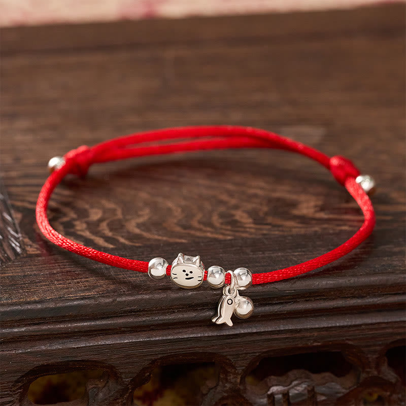 Buddha Stones Pulsera de plata de ley 925 con lindo diseño de gato y pez, con hilo rojo y símbolo de bendición. - image 1