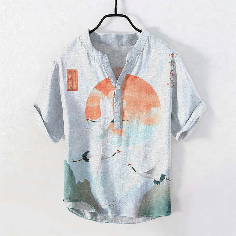 Buddha Stones Camisa de manga corta con medio botón para hombre, de algodón, con estampado de grullas volando y sol rojo. - Azul claro - US/UK/AU50, EU60 (5XL) - image 3