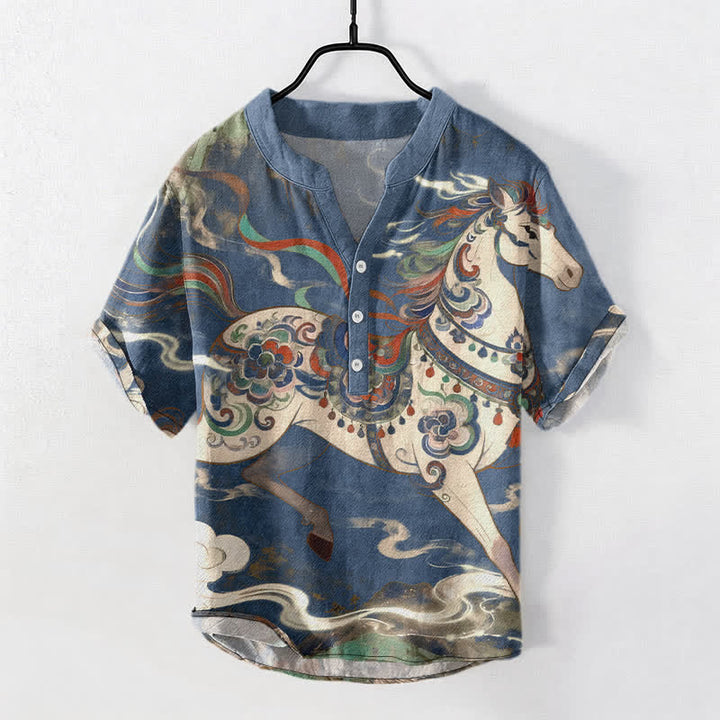 Buddha Stones Camisa de manga corta con medio botón y estampado ornamental de caballo al galope para hombre, de algodón. - Azul acero - US/UK/AU50, EU60 (5XL) - image 0