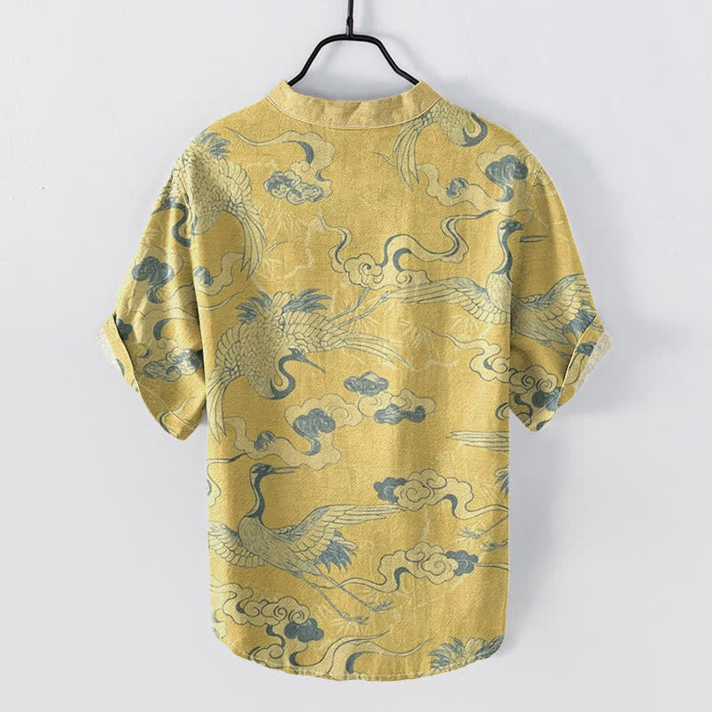 Buddha Stones Camisa de manga corta con medio botón para hombre, con estampado de grullas y nubes, de algodón. - image 4
